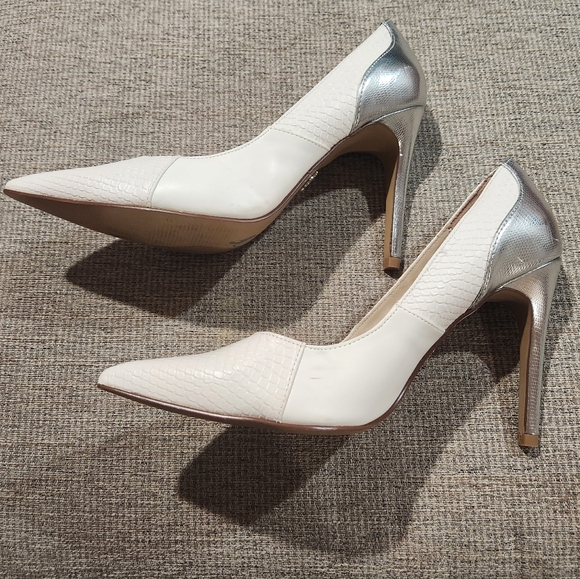 Rock & Republic faux snake skin silver white high heels size 8 - Picture 4 of 8